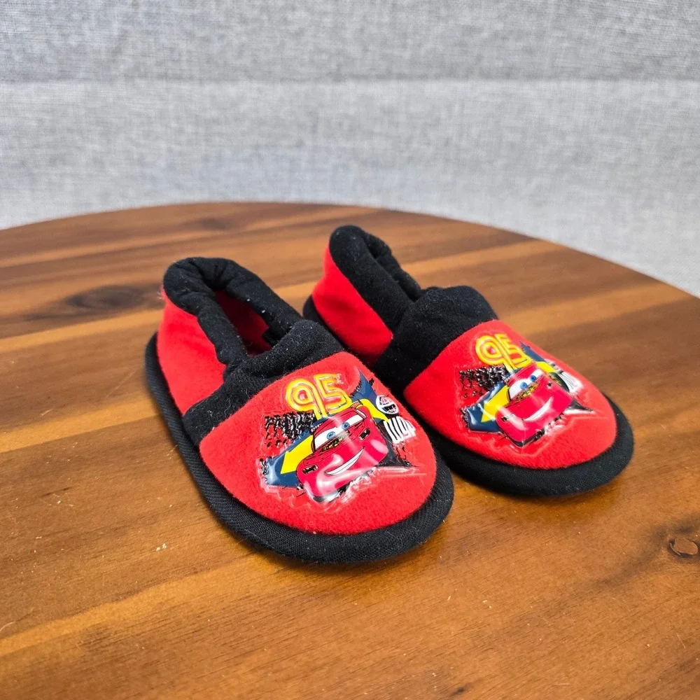 Disney Pixar Cars Lightning McQueen Slippers‎ Kids Size S/5-6 Red Black